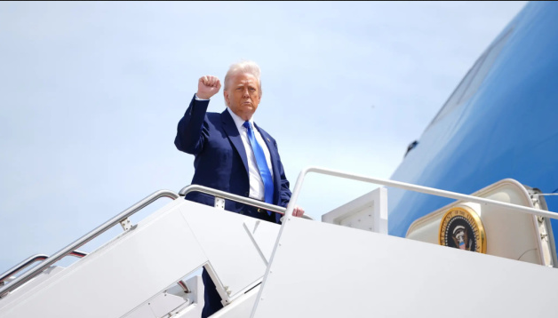 Трамп прибув з дводенним візитом до Ірландії Трамп прибув з дводенним візитом до Ірландії
